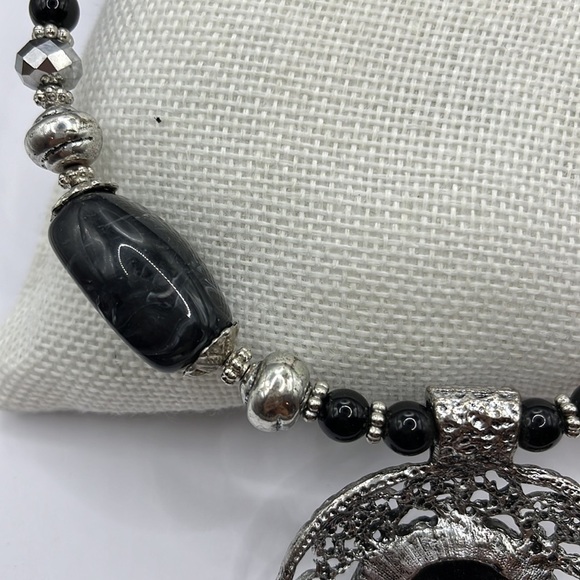 MIXIT Statement Necklace Medallion Acrylic Black Beads and Silver Tone Big Bold - Picture 9 of 11
